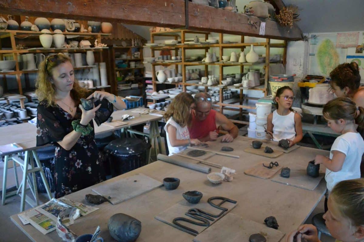 Atelier poterie en groupe