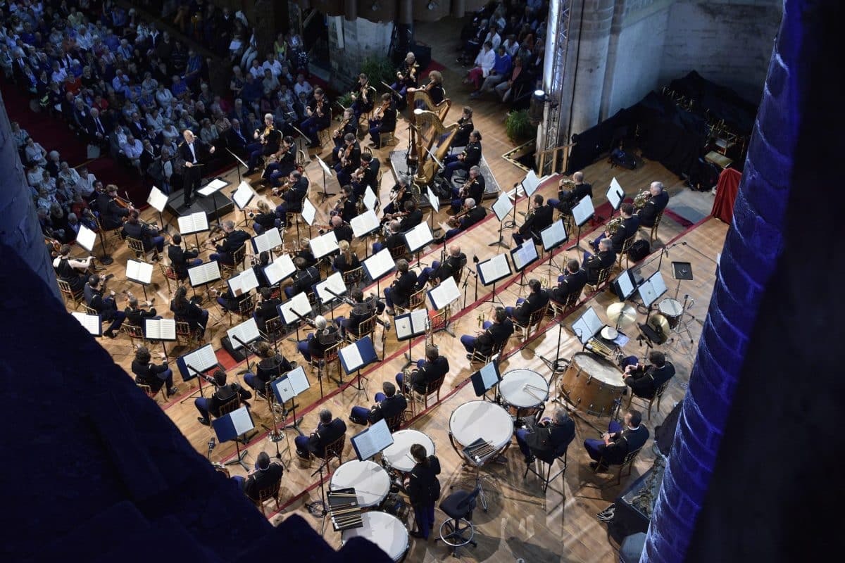 Orchestre symphonique garde républicaine S. Billard La Chaise-Dieu