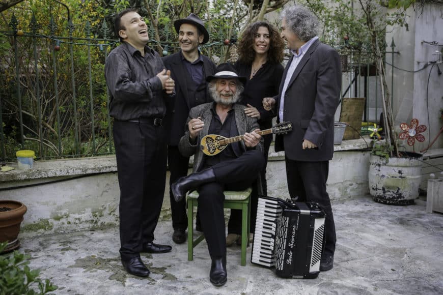 Concert Papiers d'Arménies 5 musiciens accordéon et oud concert de Vollore