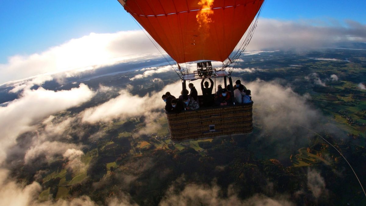 Traveling in a hot air balloon is a dream accessible to all
